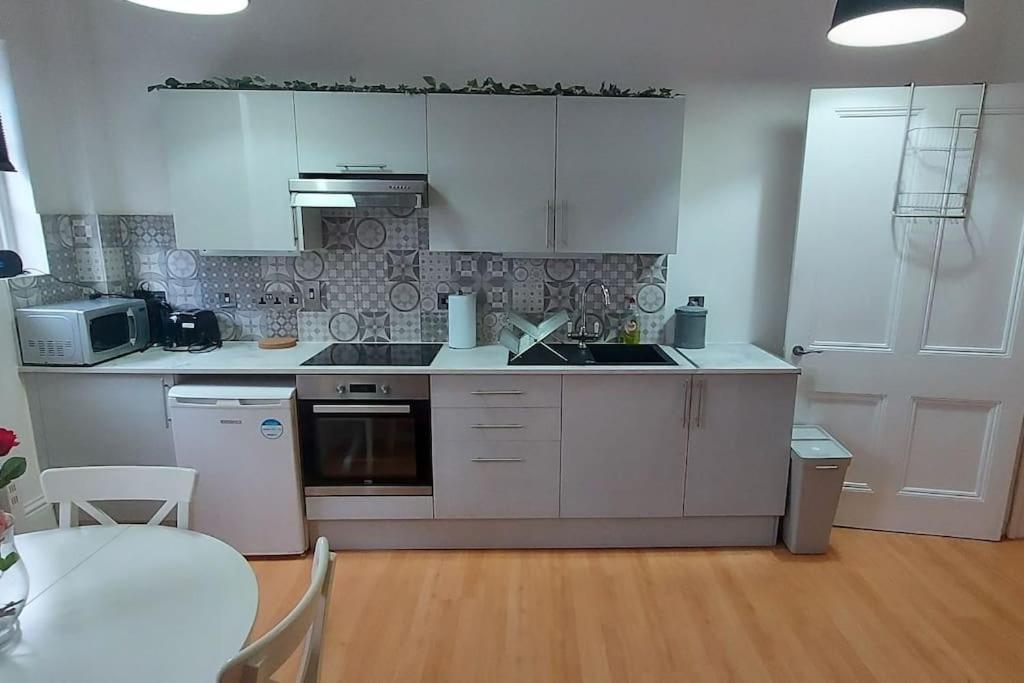 Stylish Flat In Prime Location Near Hyde Park Апартаменты Лондон